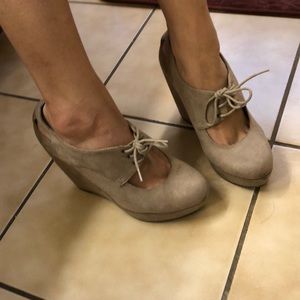 Grey suede lace up wedges w cutout